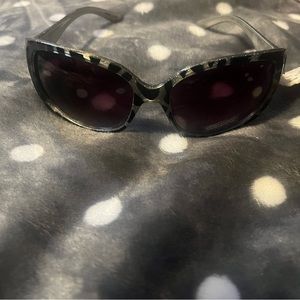 NY&CO sunglasses black and silver leopard print